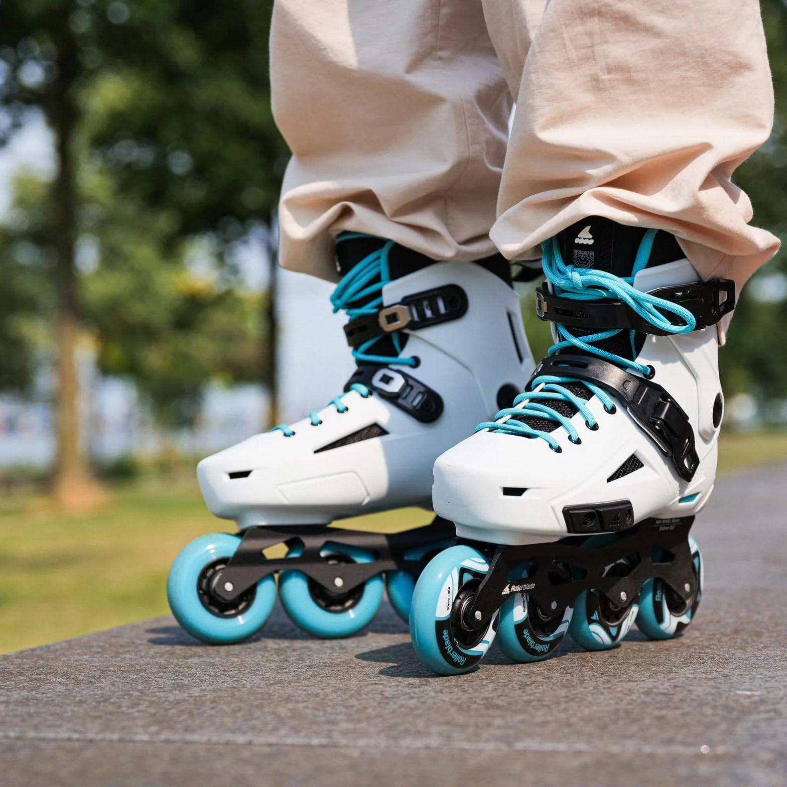 ROLLERBLADE LIGHTNING W Inline Skate 2024 White/Aqua